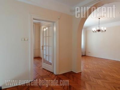 Kuća, 330 m<sup>2</sup>